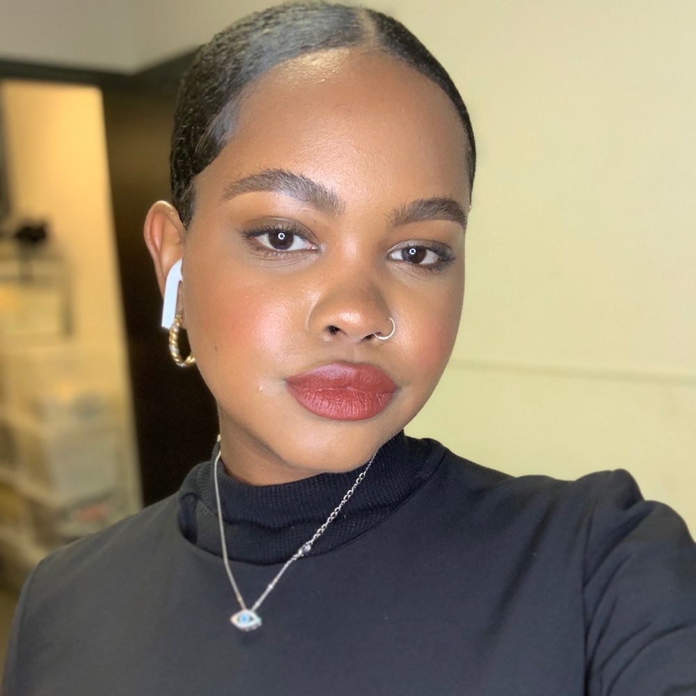 Meet your Posher, Andreina